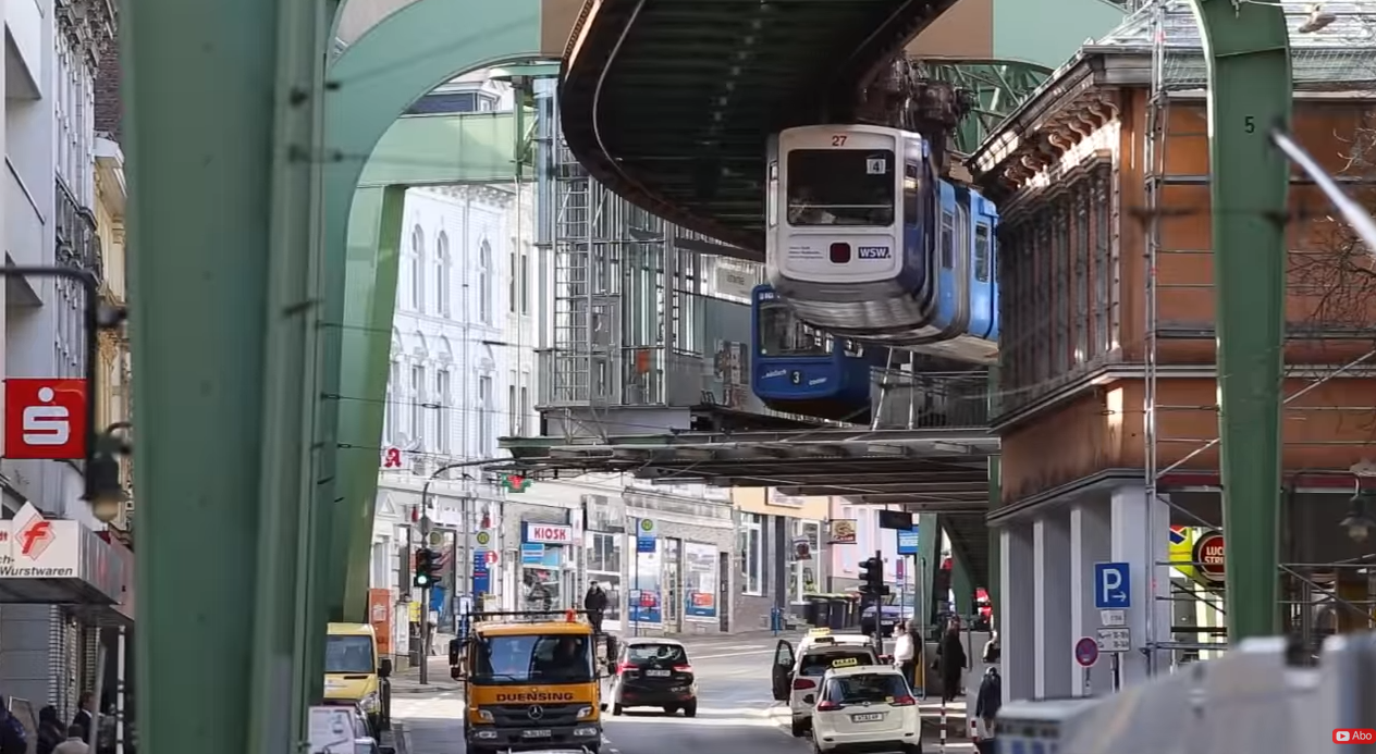 Schwebebahn-001